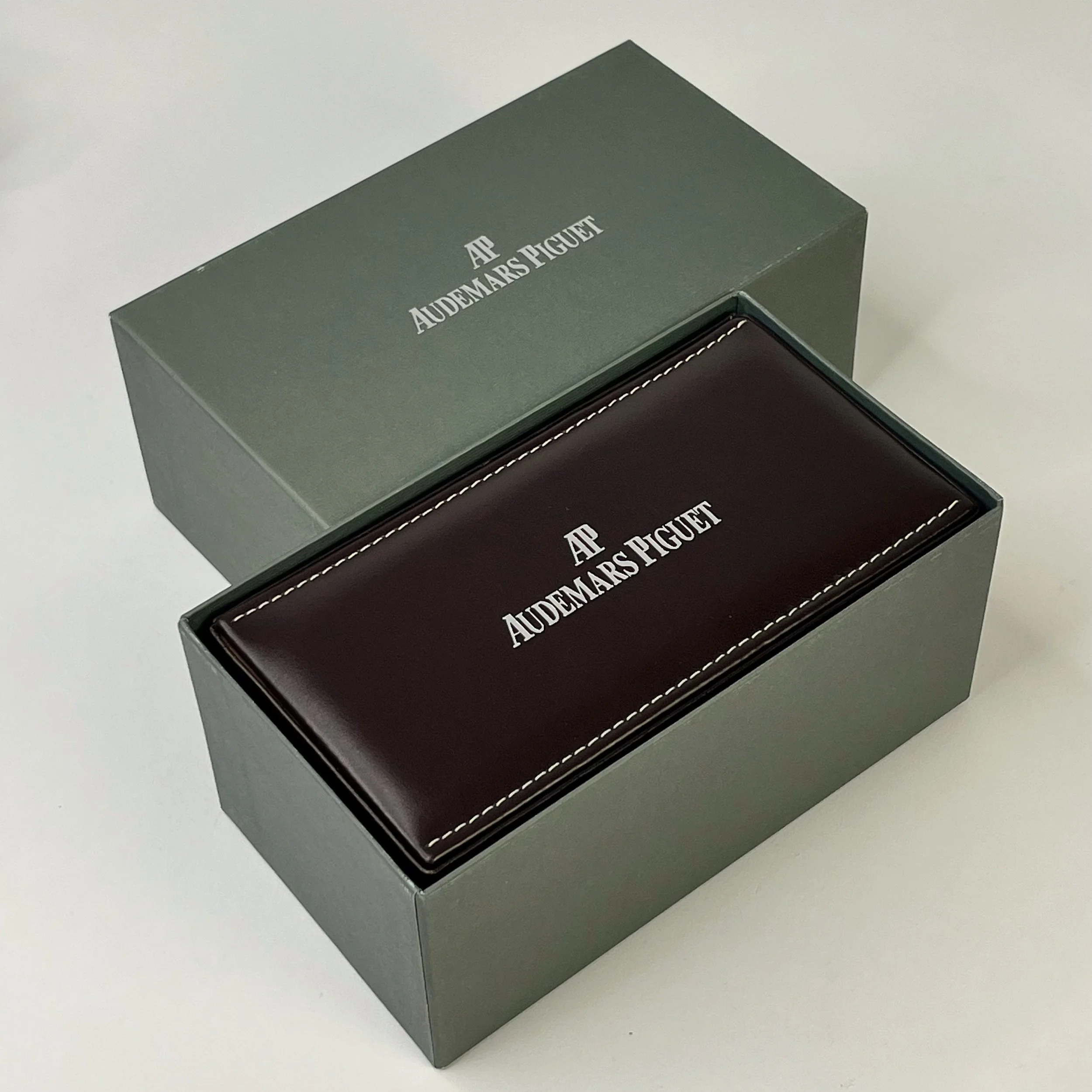 【Audemars Piguet】時計用ケース・箱 ヴィンテージ 0547 Audemars Piguet Luxury Watchmaker Tool Set with Presentation Box